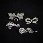 1572 8028 BROOCHES